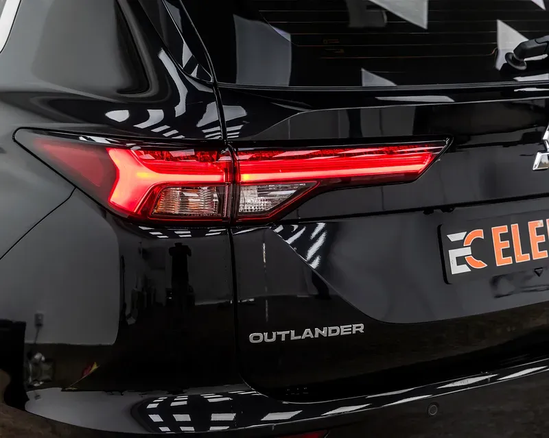 ميتسوبيشي آوتلاندر 2023